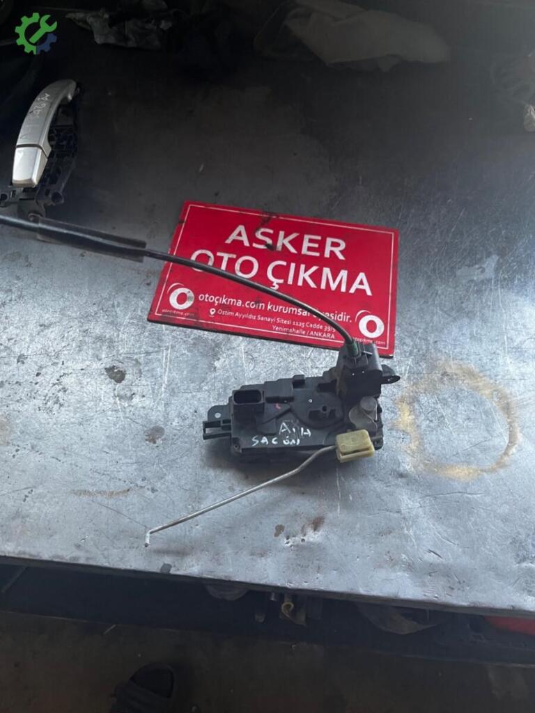 Opel Astra Sağ Ön Kapı Kilidi çıkma parça
