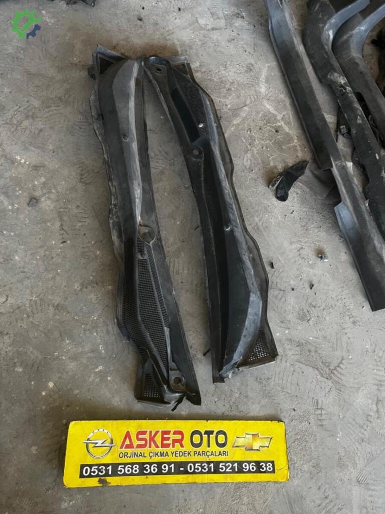 Opel Astra Ön Cam çıkma parça