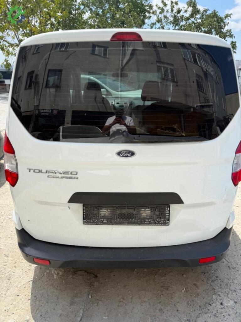 Ford Tourneo Courier Bagaj Kapağı çıkma parça