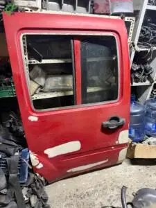 Fiat Doblo sağ sürgülü kapı - kırmızı 2001-2010
