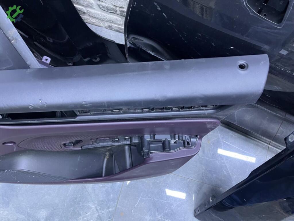 Porsche Macan Kapı Döşemesi 95C867012 çıkma parça