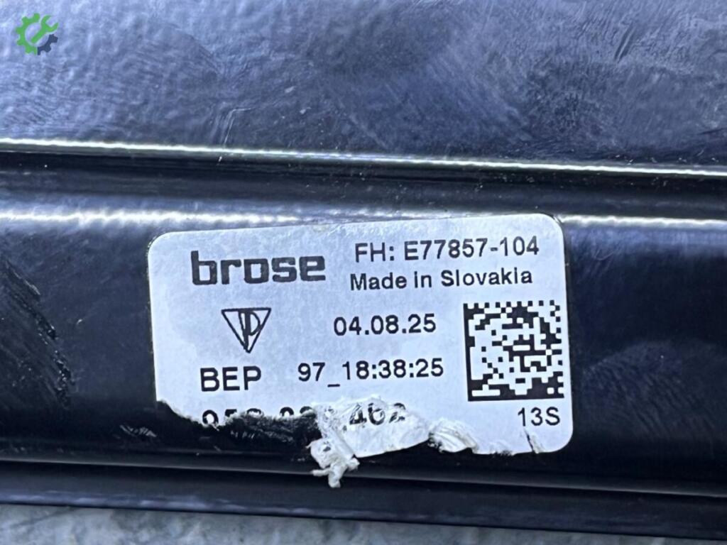 Porsche Macan Sağ Ön Kapı çıkma parça