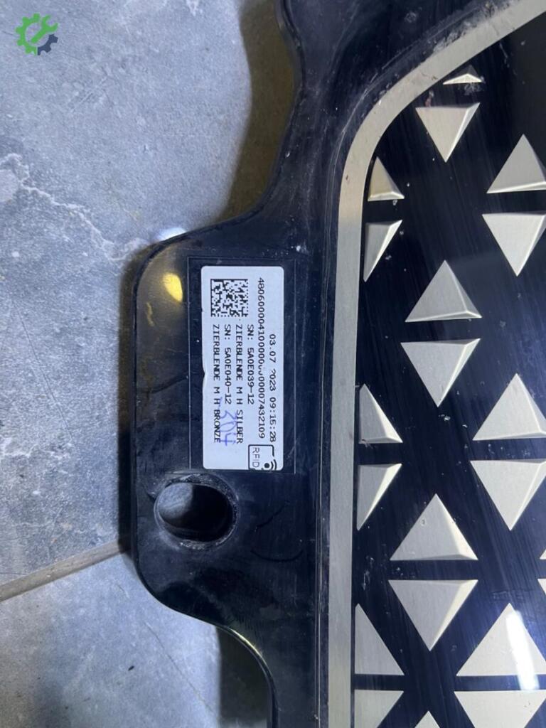 BMW iX Ön Panjur 5A0E039 çıkma parça