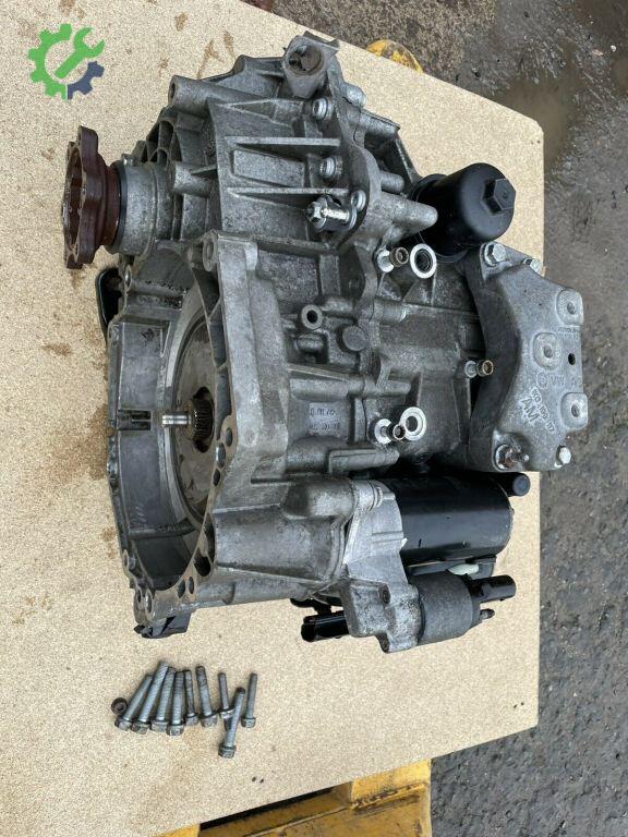 Volkswagen Passat Yarı Otomatik Şanzıman çıkma parça