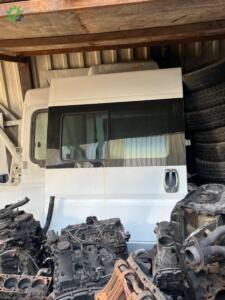 PEUGEOT BOXER SAĞ SÜRGÜLÜ KAPI ÇIKMA ORJİNAL HATASIZ KILÇIK GİBİ