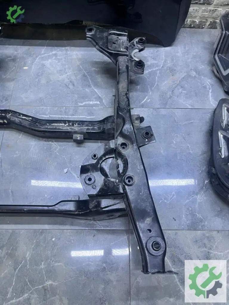 Mercedes-Benz Vito Travers çıkma parça