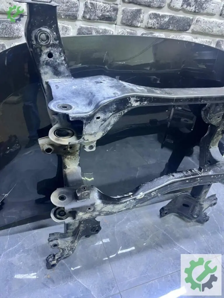Mercedes-Benz Vito Travers çıkma parça