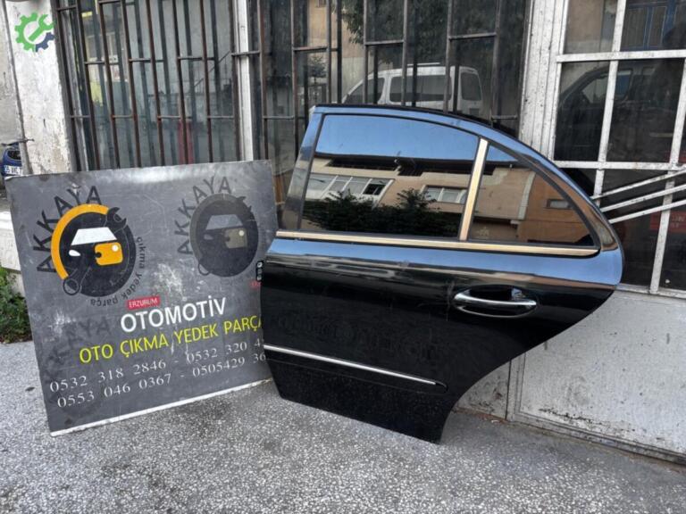 Mercedes-Benz E Serisi Sol Kapı çıkma parça