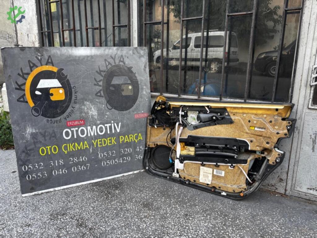 Mercedes-Benz E Serisi Kapı Döşemesi çıkma parça