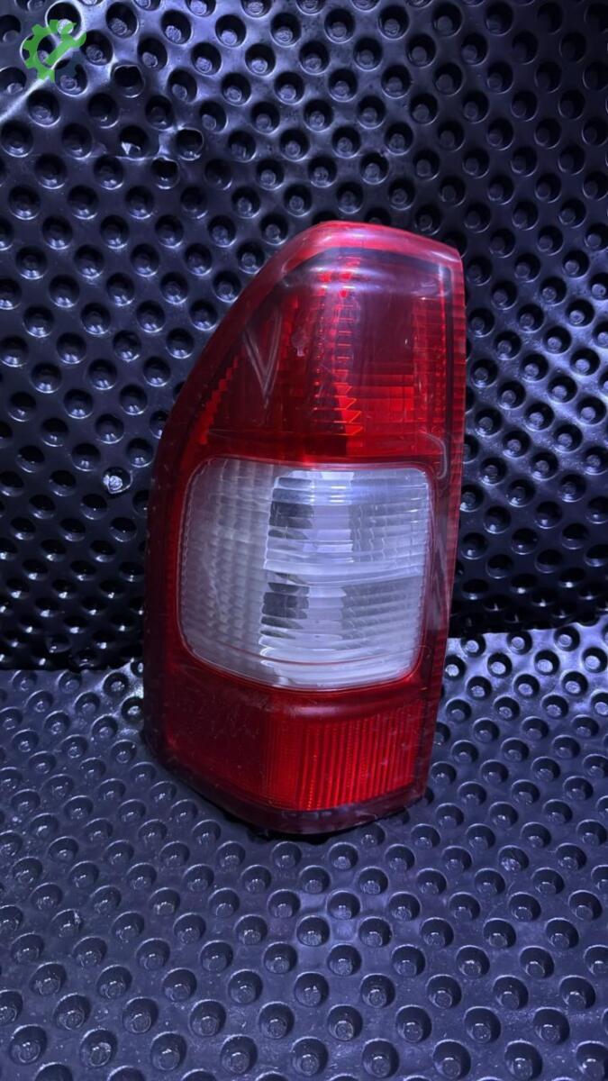 Isuzu D-Max Sol Stop çıkma parça