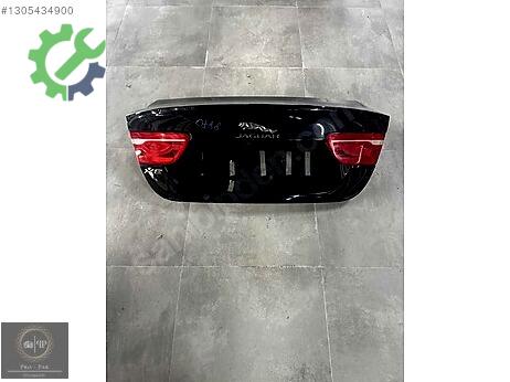 Jaguar XE Bagaj Kapağı çıkma parça