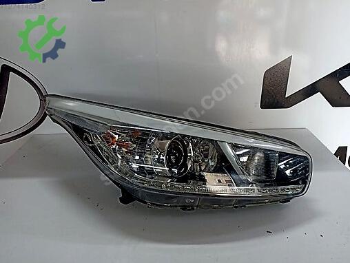 Kia Cee'd Sağ Ön Far çıkma parça