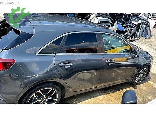 Kia Cee'd Sağ Arka Kapı çıkma parça