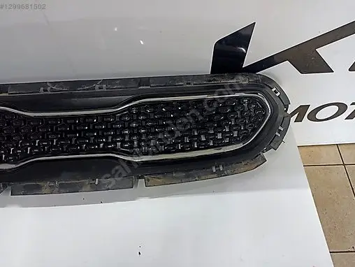 Kia Niro Ön Panjur çıkma parça