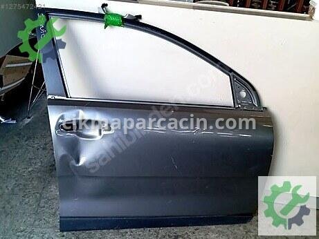 Kia Stonic Sağ Ön Kapı çıkma parça
