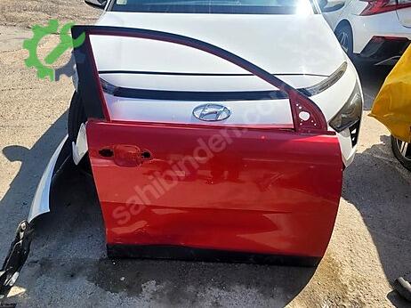 Kia Stonic Sağ Ön Kapı çıkma parça