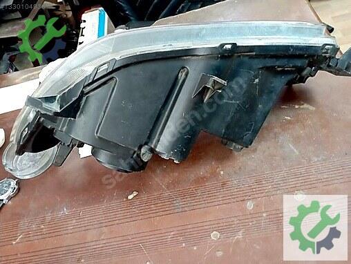 Mazda 3 Sağ Ön Far çıkma parça