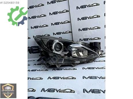 Mazda 3 Sağ Ön Far çıkma parça
