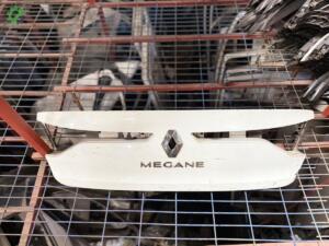 MEGANE 4 BAGAJ KAPAĞI KAPLAMASI
