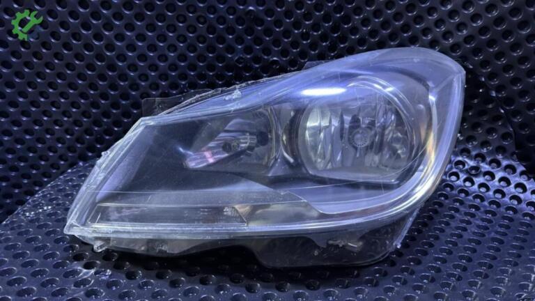 Mercedes-Benz C Serisi Far çıkma parça