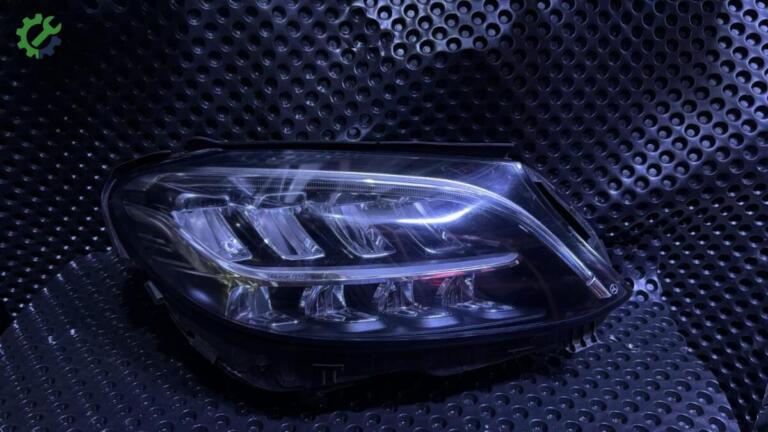 Mercedes-Benz C Serisi Far çıkma parça