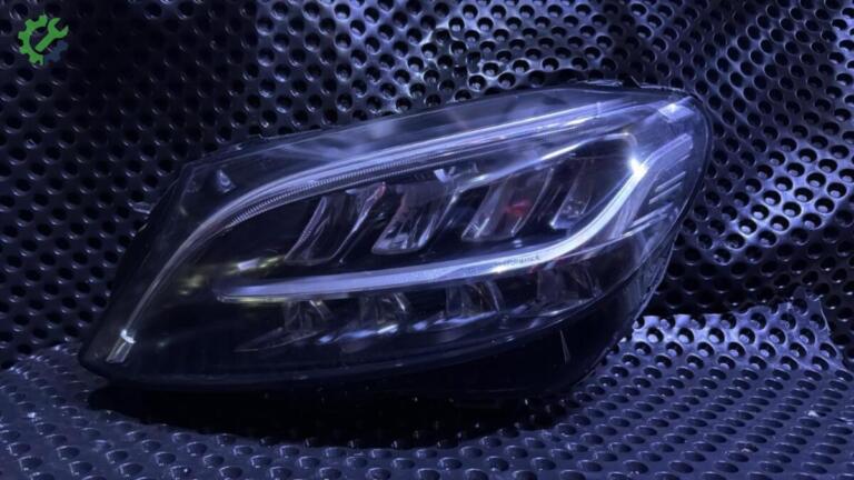 Mercedes-Benz C Serisi Far çıkma parça