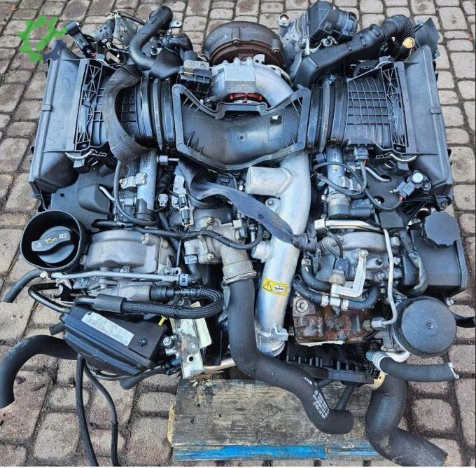 Mercedes-Benz 320 Sandık Motor çıkma parça