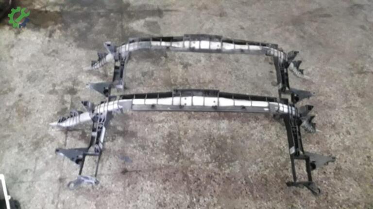Mercedes-Benz CLA Ön Panel çıkma parça