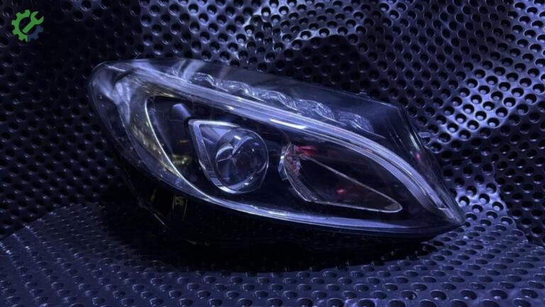 Mercedes-Benz C Serisi Far çıkma parça