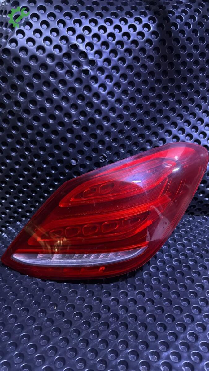 Mercedes-Benz C Serisi Sağ Stop çıkma parça