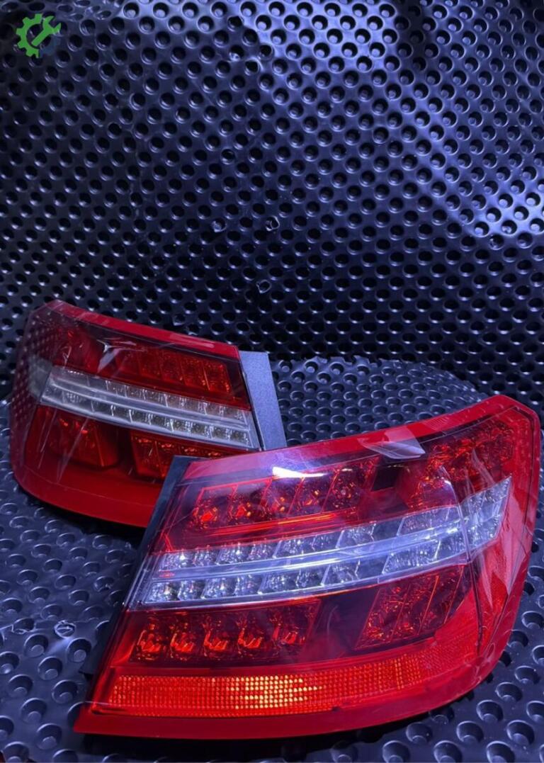 Mercedes-Benz E Serisi Sol Stop çıkma parça
