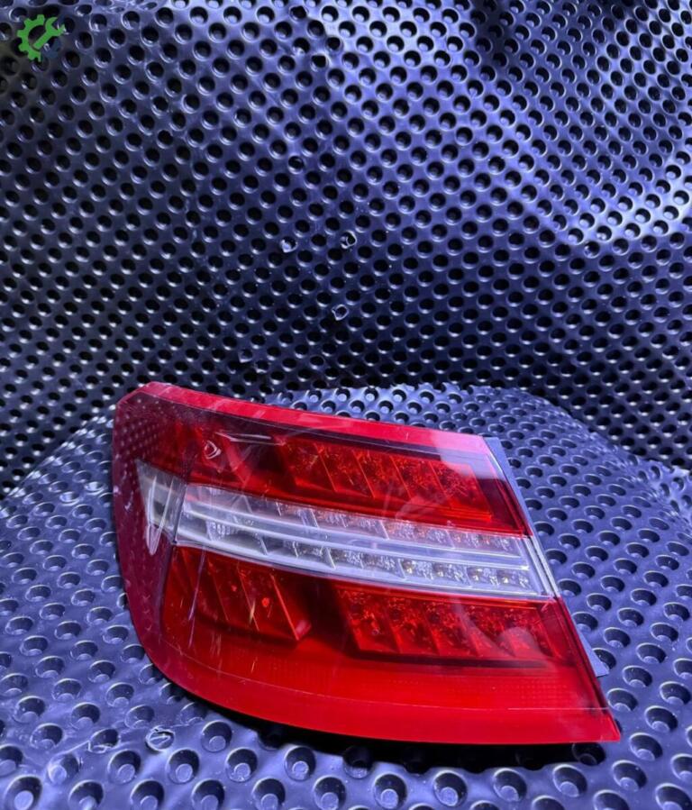Mercedes-Benz E Serisi Sol Stop çıkma parça