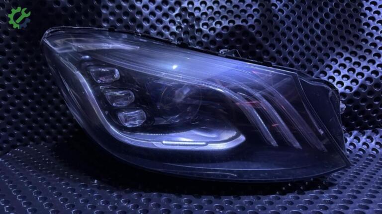 Mercedes-Benz S Serisi Far çıkma parça