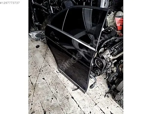 Mercedes-Benz C Sağ Arka Kapı çıkma parça