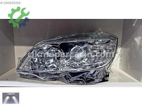 Mercedes-Benz C Sağ Ön Far çıkma parça