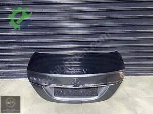 MERCEDES BENZ C SERİSİ W205 FÜME BAGAJ KAPAĞI