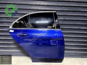 MERCEDES BENZ C SERİSİ W205 MAVİ SAĞ ARKA KAPI