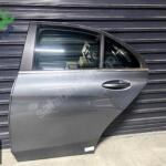 MERCEDES BENZ C SERİSİ W205 SOL ARKA KAPI FÜME