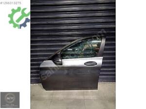 MERCEDES BENZ C SERİSİ W205 SOL ÖN KAPI FÜME HATASIZ