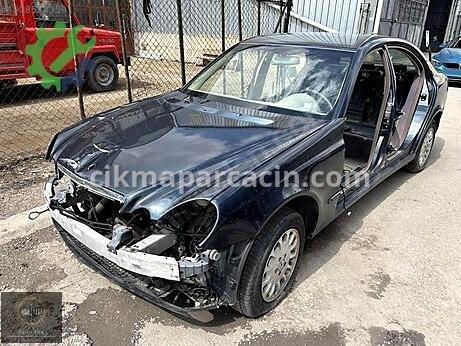 Mercedes-Benz E Sol Çamurluk çıkma parça
