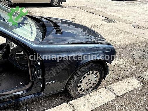 Mercedes-Benz E Sağ Arka Çamurluk çıkma parça