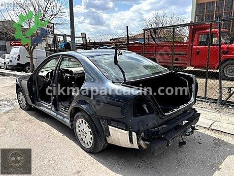 Mercedes-Benz E Sol Arka Çamurluk çıkma parça