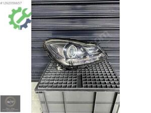 MERCEDES BENZ W204 C SERİSİ SAĞ FAR