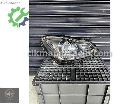 Mercedes-Benz C Sağ Ön Far çıkma parça