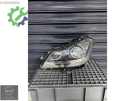 Mercedes-Benz C Sol Ön Far çıkma parça
