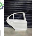 MERCEDES BENZ W205 BEYAZ SAĞ ARKA KAPI