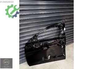 MERCEDES BENZ W214 SİYAH SOL ÖN KAPI HASARLI