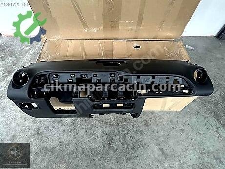 Mercedes-Benz GLB Torpido çıkma parça