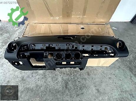 Mercedes-Benz GLB Torpido çıkma parça