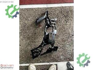 MERCEDES C180 C200 W204 ÖN TAMPON SAĞ İÇ BRAKET A2048854265